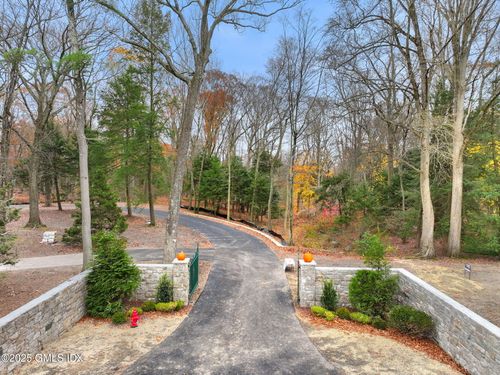 122 Brookwood Ln, New Canaan, CT, 06840-3103 | Card Image