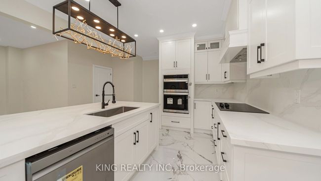 27 Foxmere Rd, House other with 6 bedrooms, 5 bathrooms and 4 parking in Brampton ON | Image 18
