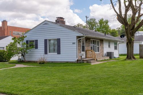 1922 E Fox St, South Bend, IN, 46613-3552 | Card Image