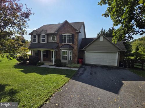 630 Morison St, CHARLES TOWN, WV, 25414-1141 | Card Image