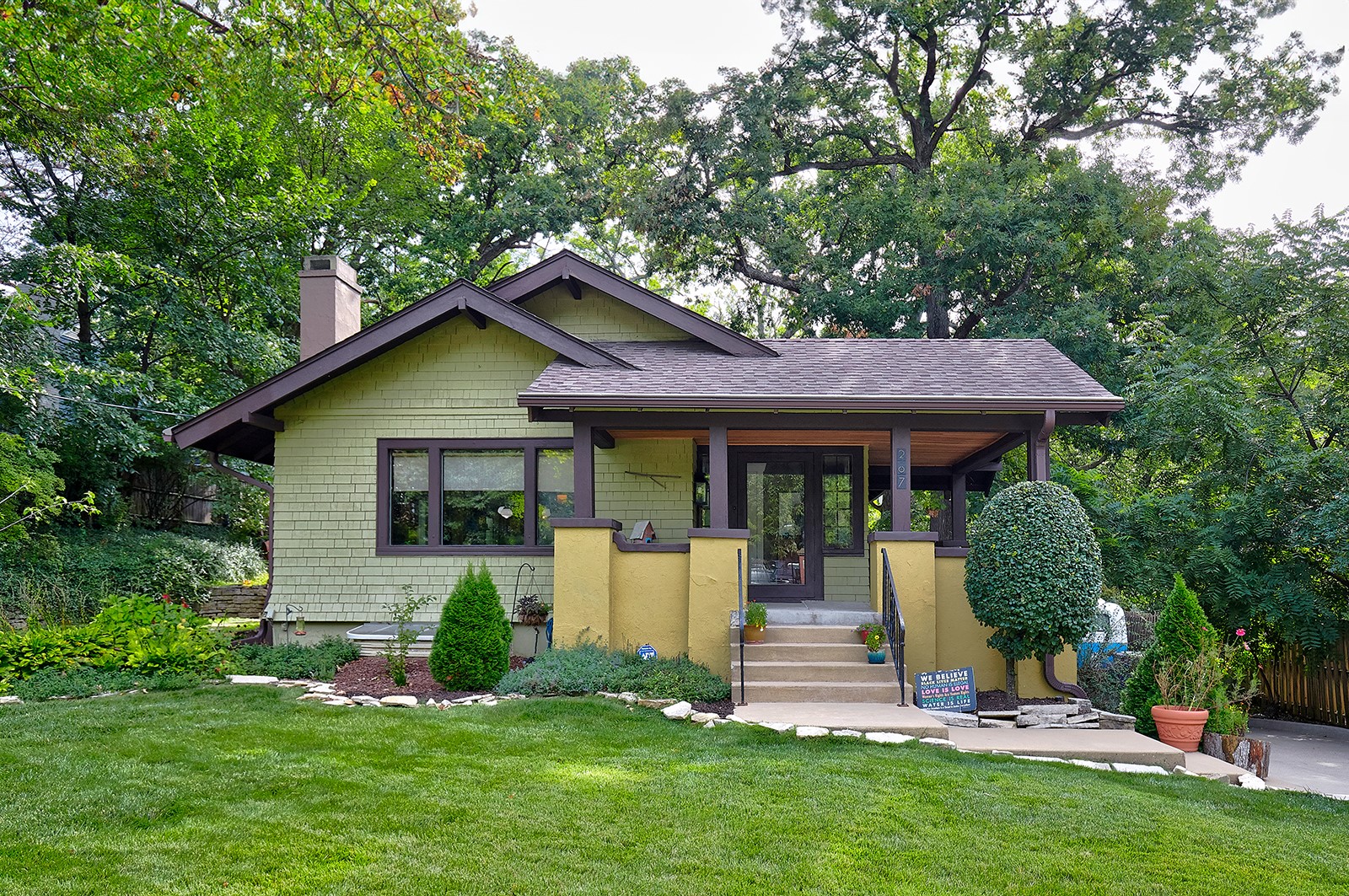 42nd St, Des Moines, IA 50312