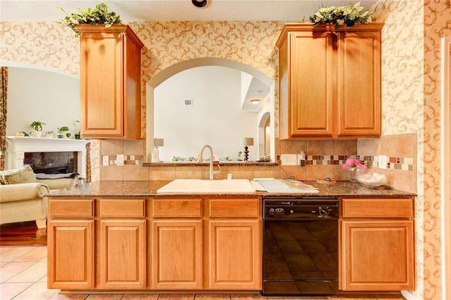 Kitchen | Image 19