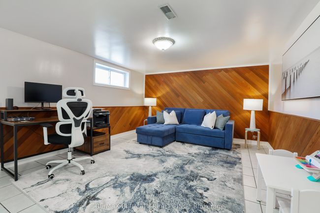 42 Marta Ave, House other with 3 bedrooms, 2 bathrooms and 1 parking in Scarborough ON | Image 21
