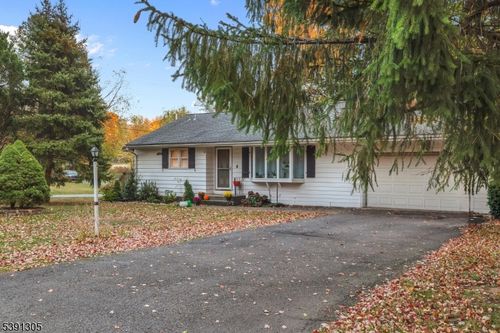 13 Iron Horse Dr, Ringoes, NJ, 08551-1016 | Card Image