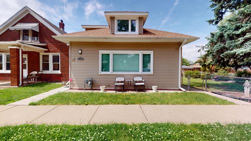 1322 Harvey Ave, Berwyn, IL, 60402-1104 | Card Image