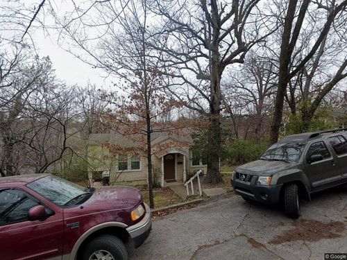 42 W Louise St, Fayetteville, AR, 72701-3429 | Card Image