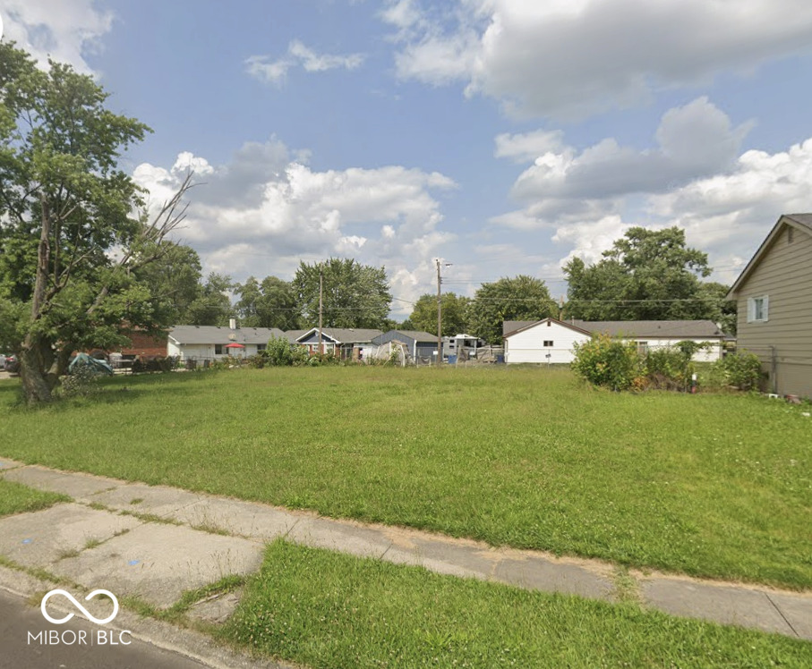 Land in Lawrence