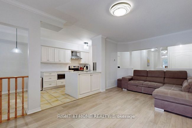28 Delfire St, House attached with 4 bedrooms, 5 bathrooms and 2 parking in Vaughan ON | Image 4