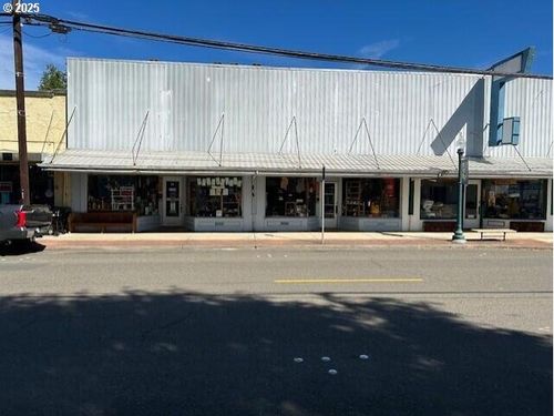 431 Spruce St, Myrtle Point, OR, 97458-1061 | Card Image