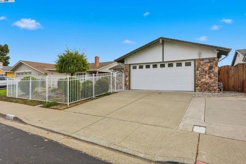 4475 Queen Anne Dr, Union City, CA, 94587-3839 | Card Image