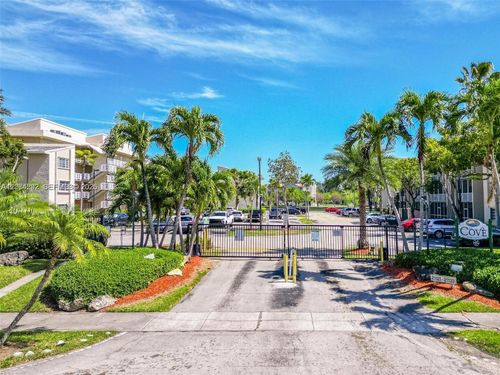 308-21121 Sw 85th Ave, Cutler Bay, FL, 33189-3520 | Card Image