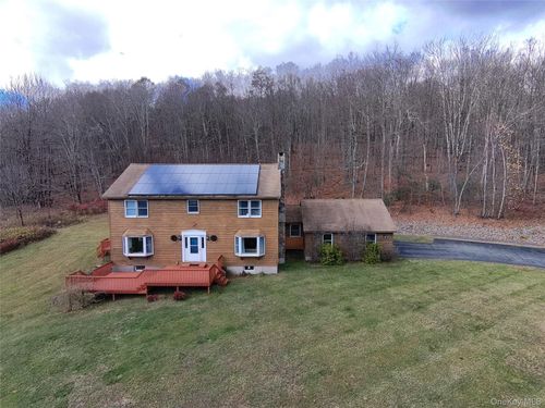 39 Armstrong Rd, Neversink, NY, 12765-5200 | Card Image