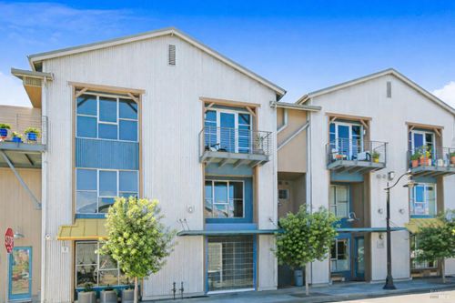 486 1st Street, Petaluma, CA, 94952 | Card Image