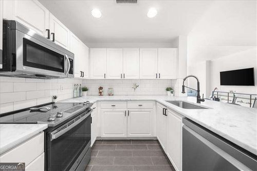 apt-410-3475 Oak Valley Rd Ne, Atlanta, GA, 30326-1299 | Card Image