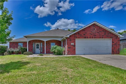 2301 White Wing Dr, Navasota, TX, 77868-6247 | Card Image