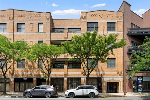 302-2040 W Belmont Ave, Chicago, IL, 60618-6486 | Card Image