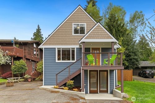 2122 N 128th St, Shoreline, WA, 98133-7848 | Card Image