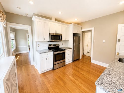 2nd-floor-122 Dover Rd, West Hartford, CT, 06119-1214 | Card Image