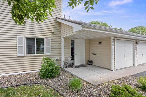 unit-b-6242 Magda Dr, Maple Grove, MN, 55369-2201 | Card Image