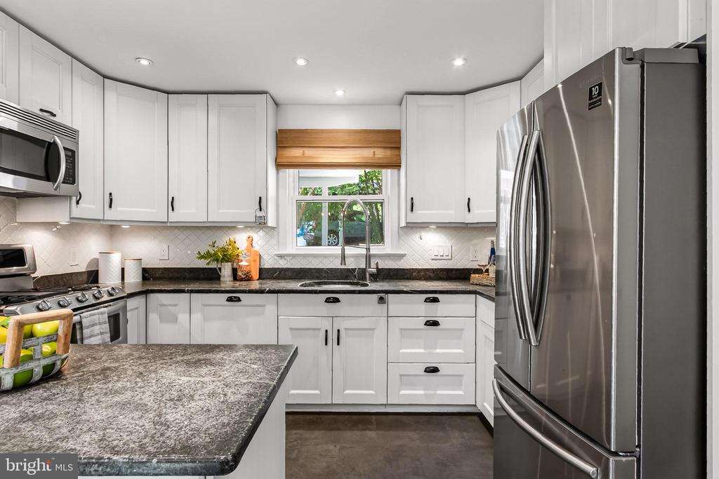 Residential in FALLS CHURCH 3