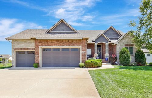 2352 S Ironstone St, Wichita, KS, 67230 | Card Image