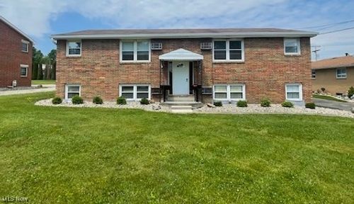 11-402 Caroline Ave, Hubbard, OH, 44425-1578 | Card Image