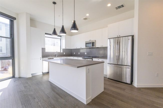 Bright and spacious kitchen, great for cooking home made meals | Image 7