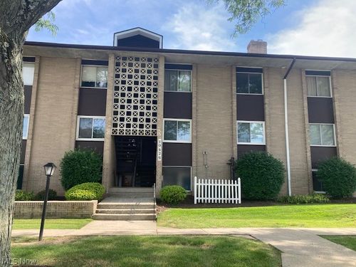 10429 N Church Drive, Parma Heights, OH, 44130 | Card Image