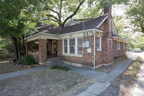 1013 N Locust St, Denton, TX, 76201-2955 | Card Image