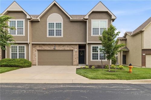 15602 W 61st St, Shawnee, KS, 66217-9689 | Card Image
