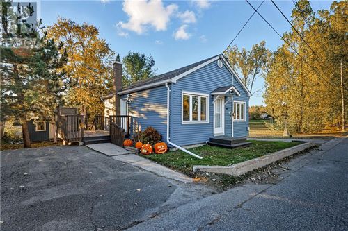 22 Beech St, Garson, ON, P3L1B2 | Card Image