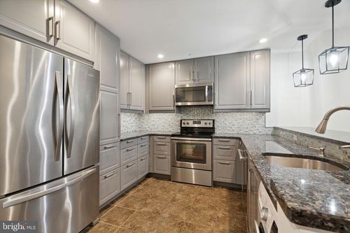 2108-111 S 15th St, PHILADELPHIA, PA, 19102-2607 | Card Image