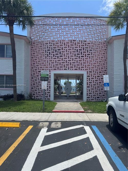 apt-8-7921 East Dr, North Bay Village, FL, 33141-3365 | Card Image