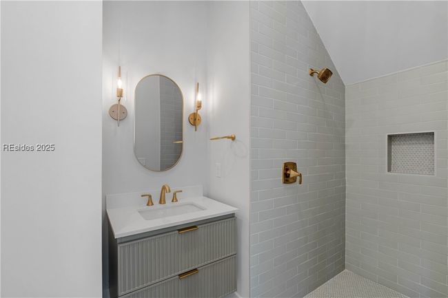Foyer Bath | Image 15