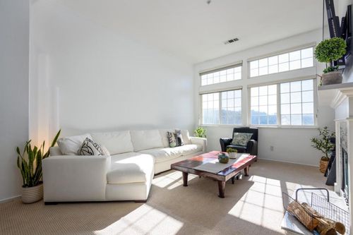 10-129 Outlook Cir, Pacifica, CA, 94044-2145 | Card Image