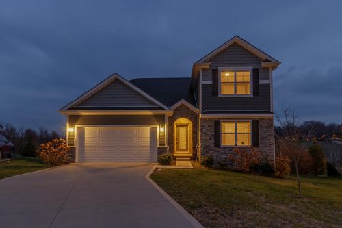 125 White Pine Ct, Frankfort, KY, 40601-7048 | Card Image