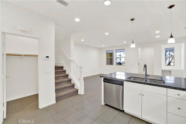 1103 El Paseo, Condo with 3 bedrooms, 2 bathrooms and 2 parking in Foothill Ranch CA | Image 9