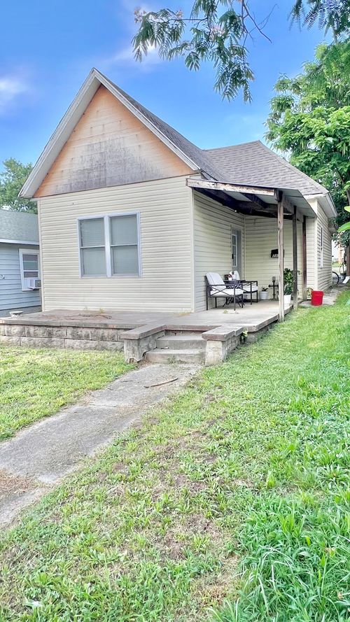 711 4th Street, Monett, MO, 65708 | Card Image
