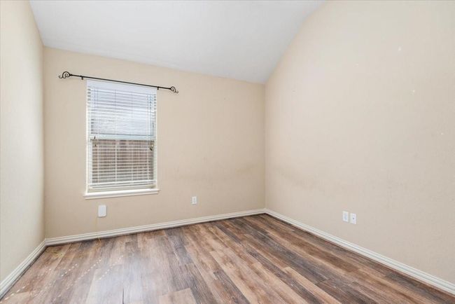 Secondary bedroom 2 | Image 27