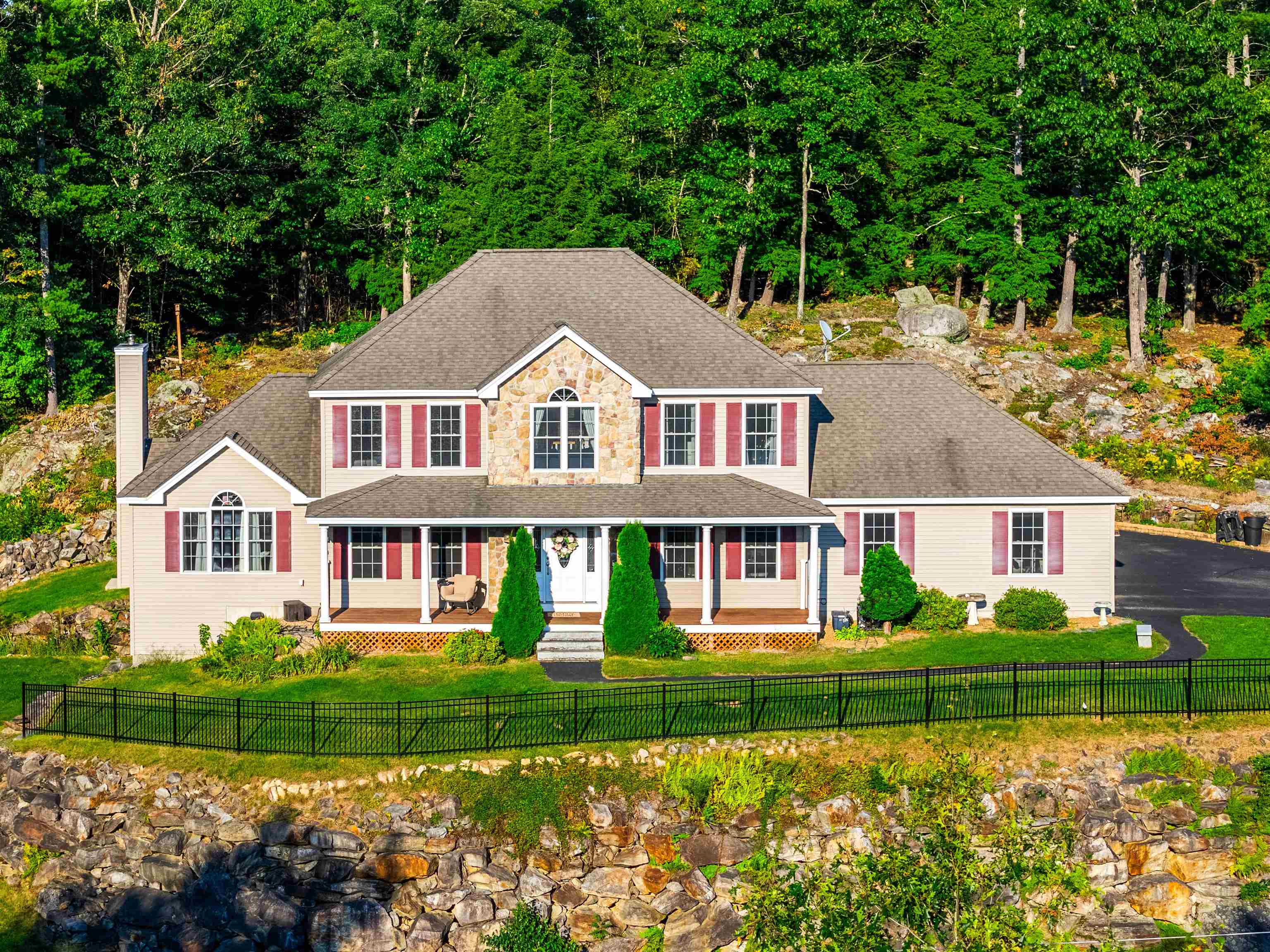 Rolling Hill Dr, Weare, NH 03281