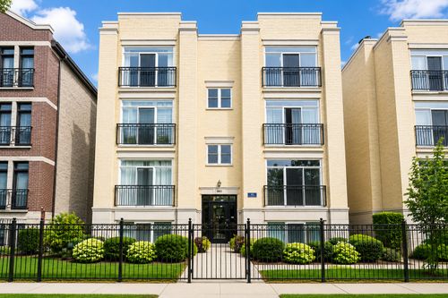 3n-4843 Winthrop Ave, Chicago, IL, 60640-3681 | Card Image