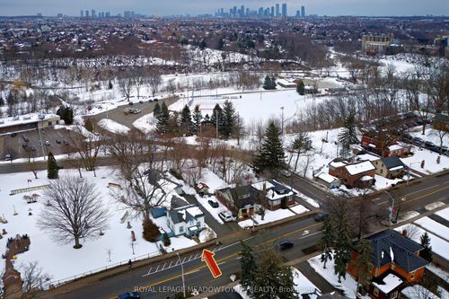 307 Queen St S, Mississauga, ON, L5M1L9 | Card Image