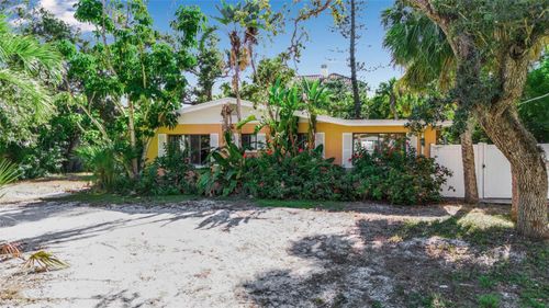 144 Garden Ln, SARASOTA, FL, 34242-1118 | Card Image