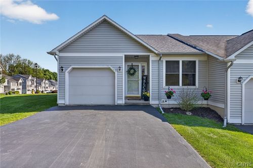 183 Timber Wolf Cir, Syracuse, NY, 13209-2224 | Card Image
