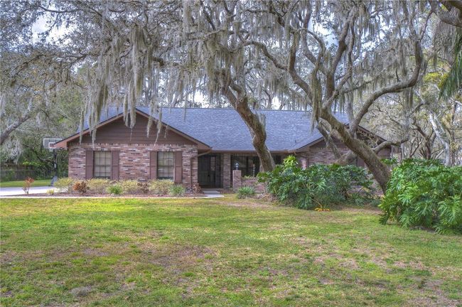 Front of home | Image 4
