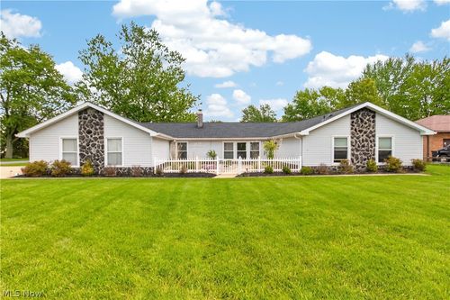 9205 W 130th St, North Royalton, OH, 44133-1012 | Card Image