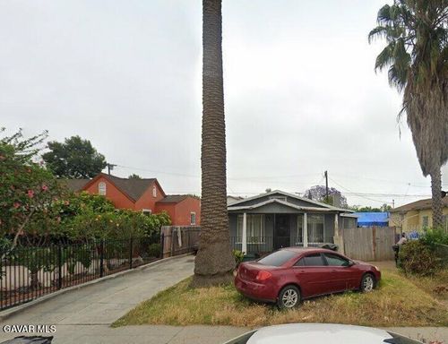 226 E 105th St, Los Angeles, CA, 90003-4729 | Card Image