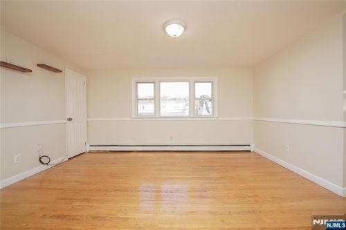 142 Maple Ave, Woodland Park, NJ, 07424-2854 | Card Image