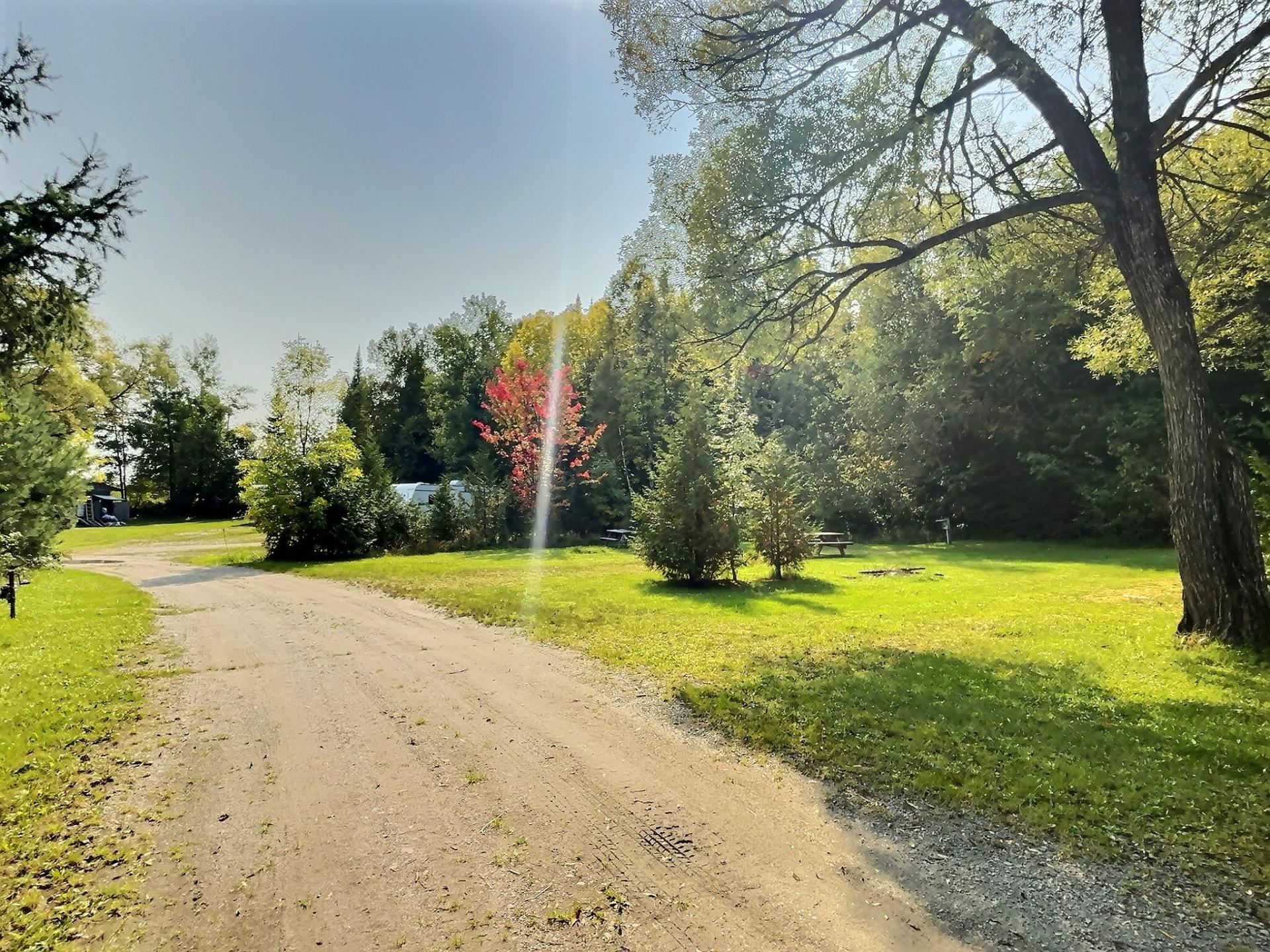 Commercial Sale in Laniel