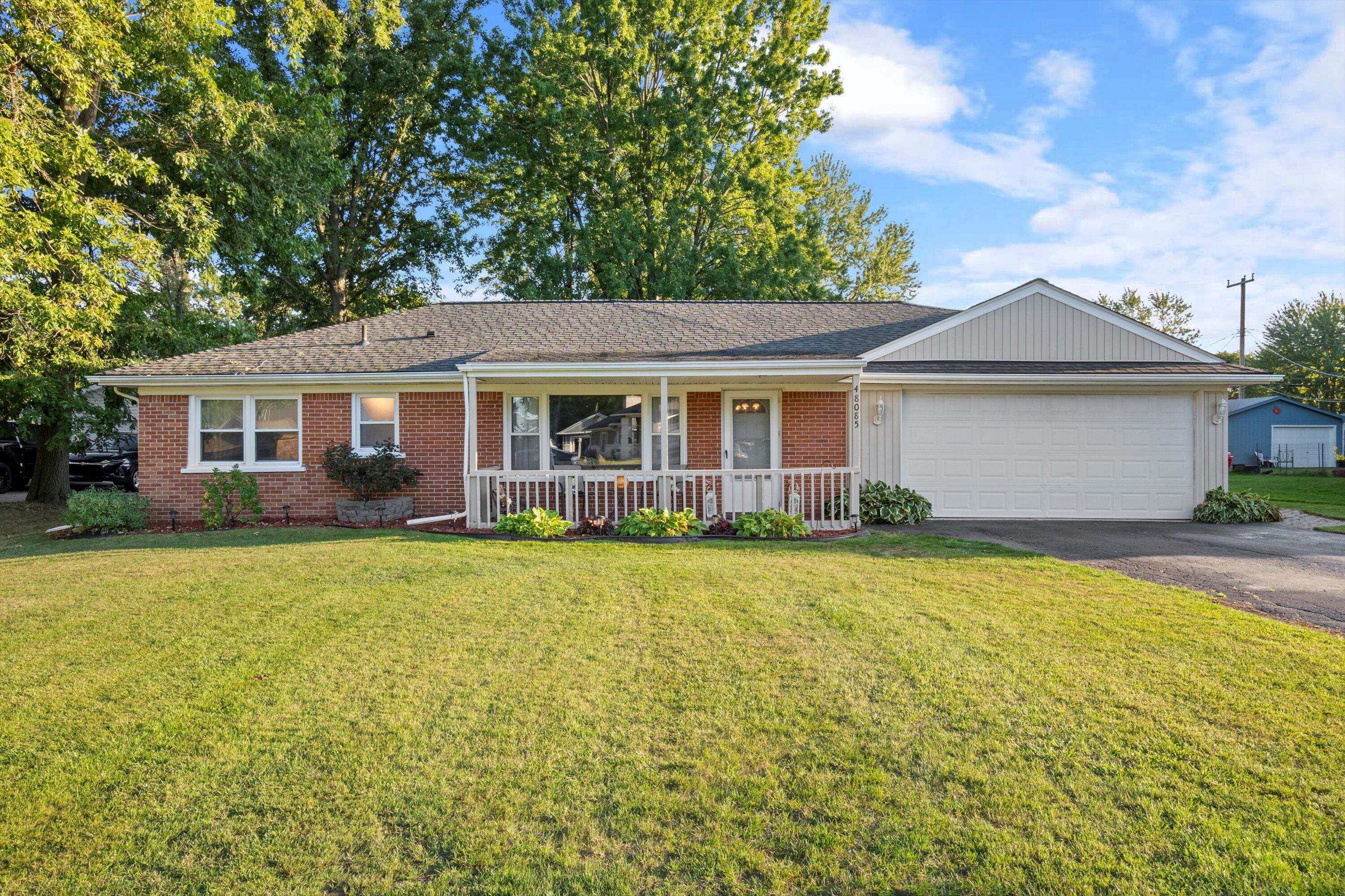 Meadow Ln, Chesterfield, MI 48051